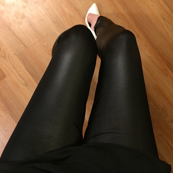 Pants - Faux Leather Highwaisted Ankle Leggings